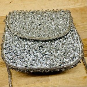 La Regale Clutch Crossbody Purse Metallic Beaded Silver Evening Accessory